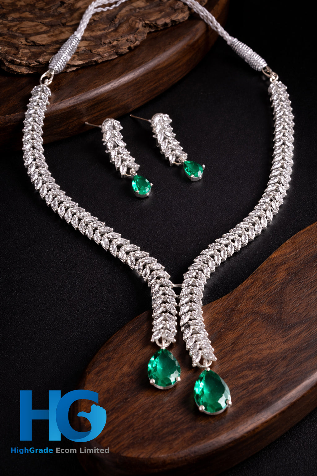 Silver Ivy Tassel