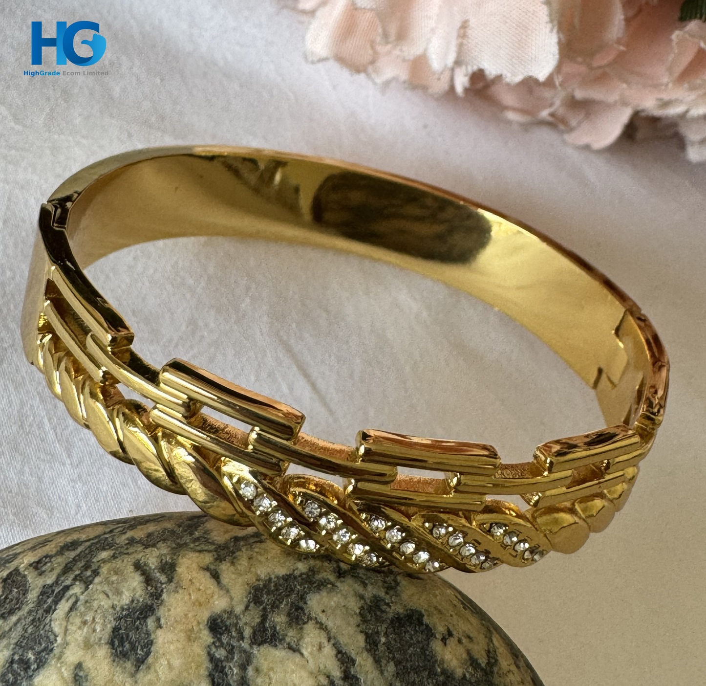The Dualist Cuff