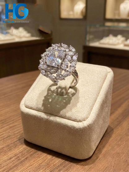 The Royal Leaf Halo Ring